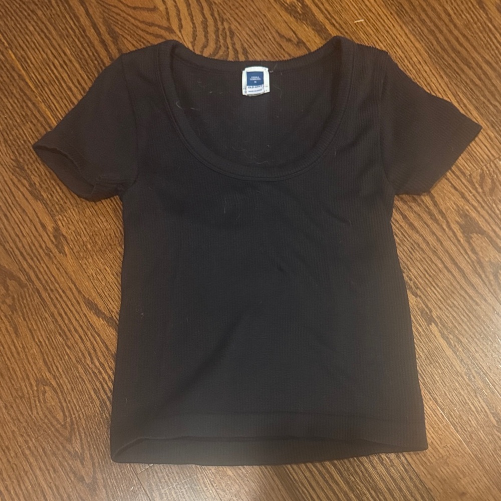 Old Navy Exhale Seamless Top Size Medium in Black